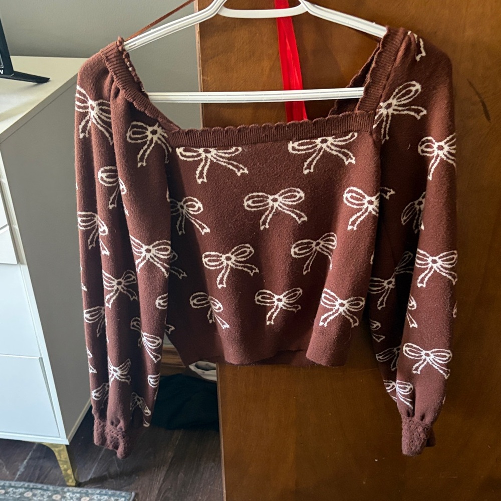 Long sleeve bow top